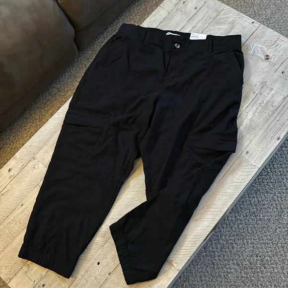 Women’s Sonoma Utility Capri Pants - Picture 1 of 4